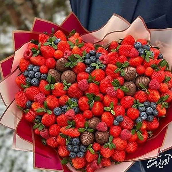 مدل دسته گل شکلاتی آموزش دسته گل شکلاتی دسته گل شکلاتی با کاغذ کشی دسته گل شکلاتی ولنتاین دسته گل شکلاتی ساده تزیین شکلات برای مهمانی تزیین شکلات در سینی lng nsji 'g a;ghjd